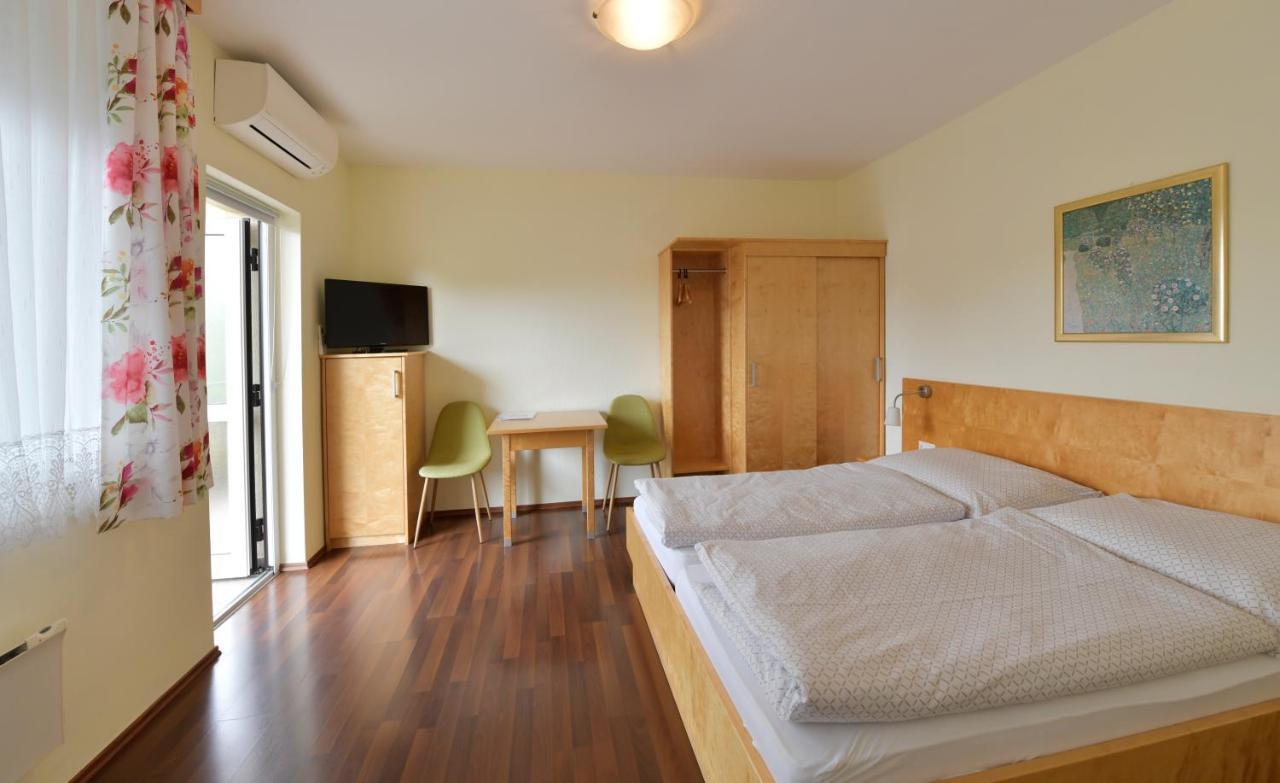 Hotel Blumenhof Wegleitner à Illmitz Extérieur photo