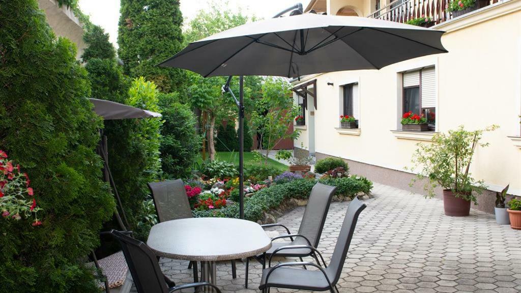 Hotel Blumenhof Wegleitner à Illmitz Extérieur photo